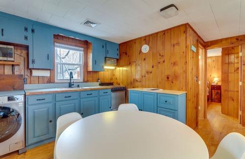 South Yarmouth Cottage | Yarmouth Vacation Rental w/Deck: Near Swan Pond!