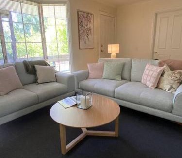 Healesville House | Yarra House - Comfortable 3 bedroom home close to everything!