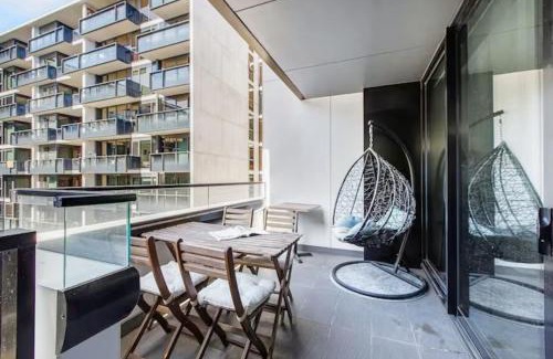 Abbotsford Apartment | Yarra Mirage - Urban Chic meets Cosy Retreat