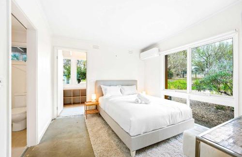 Dixons Creek House | Yarra Valley 2BR Lux Vineyard Retreat