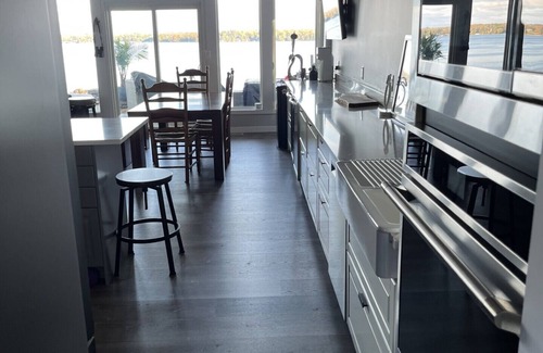 Elizabethtown-Kitley Cottage | Year Round Cottage on St Lawrence River