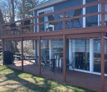 Romulus House | Year-round Cozy Cottage Charm on Cayuga Lake