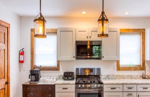 McHenry House | Year round fun and relaxationn5 min to slopes 15 min to the beach and golf