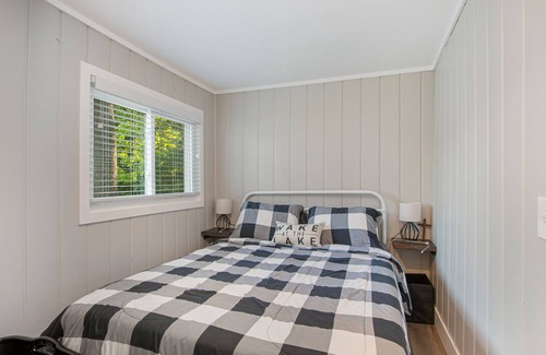 Bradley House | Year round lake front cottage!!