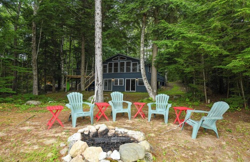 Bridgton House | Year-Round Moose Pond Retreat with Private Waterfront & Fun Activities