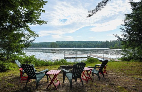 Bridgton House | Year-Round Moose Pond Retreat with Private Waterfront & Fun Activities