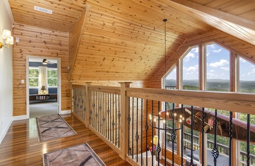 Ranger Cabin | Year Round Mtn View + EV Charger + Hot Tub + Firepit