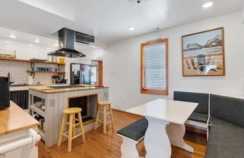 Wildwood Cottage | Yellow Brick Road Cottage by the Beach