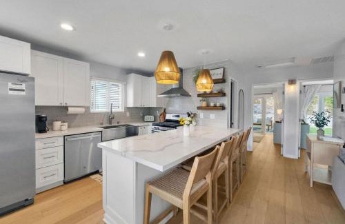 Encinitas House | Yellow Door Beach House close to Moonlight Beach and LEGO Land