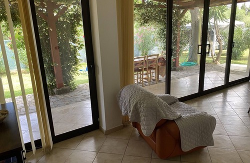 Principina Terra Villa | YELLOW HOUSE-GRACEFUL COTTAGE WITH POOL AND GARDEN 6 MINU.MAREA