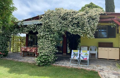 Principina Terra Villa | YELLOW HOUSE-GRACEFUL COTTAGE WITH POOL AND GARDEN 6 MINU.MAREA