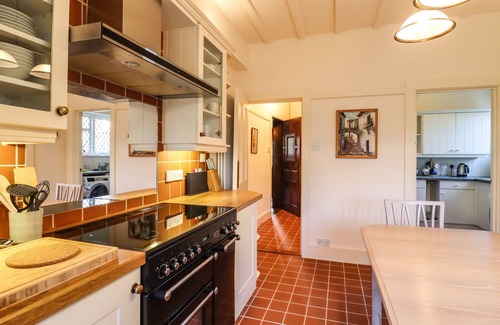 Frinton-on-Sea Cottage | Yellow House on the Corner