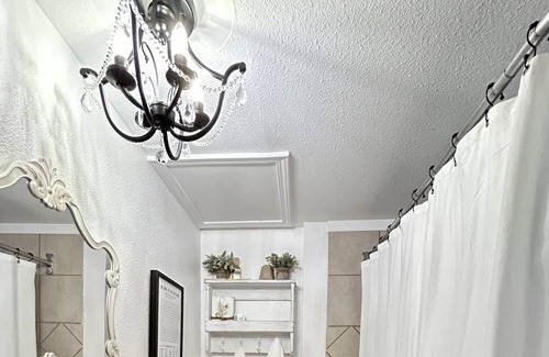 Julian Cottage | Yellow Kettle Cottage