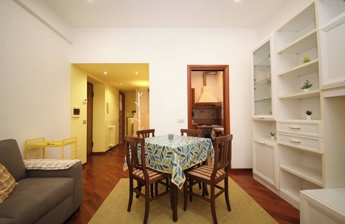 Aurelio Apartment | Yellowmat by Ghor - One Bedroom Apartment, Sleeps 4