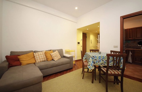 Aurelio Apartment | Yellowmat by Ghor - One Bedroom Apartment, Sleeps 4