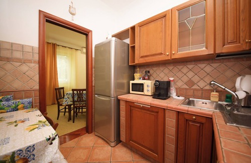Aurelio Apartment | Yellowmat by Ghor - One Bedroom Apartment, Sleeps 4