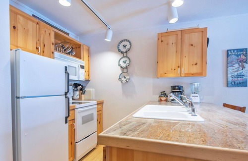 Driggs Condo | Yellowstone & Grand Teton Parks! On Teton Creek! 3 Hot tubs! Clean & Stocked!
