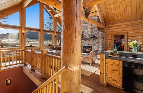 Livingston House | Yellowstone Log Chalet: Sleeps 10 with Hot Tub & Stunning Mountain Views!