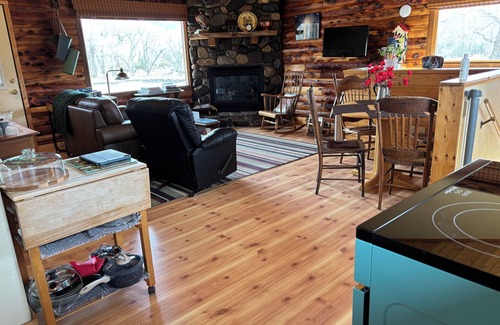 Emigrant Cabin | Yellowstone Meadow Cabin - Paradise Gateway