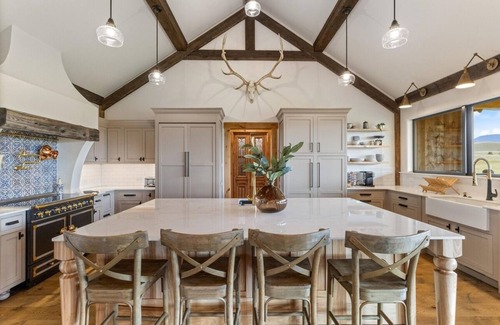 Livingston House | Yellowstone Paradise Valley Home