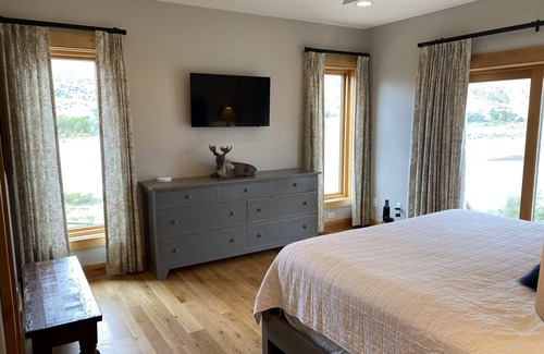 Emigrant House | Yellowstone River Frontage Vacation Rental near Yellowstone Park!