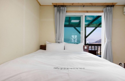 Hamgumi House | Yeosu Geumodo Geumpa Pension