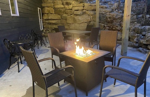 Branson House | YEP💦HOTTUB 🔥FIREPIT🎱POOLTABLE🎯INTOWN🎸SHOWS🎡FUN❤️LUV