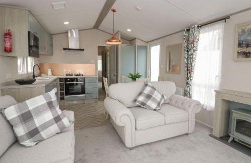 Denny House | Yew