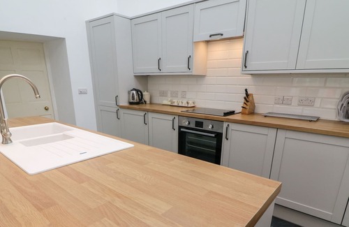 Ravenglass Cottage | YEW TREE COTTAGE, family friendly, with open fire in Eskdale Green
