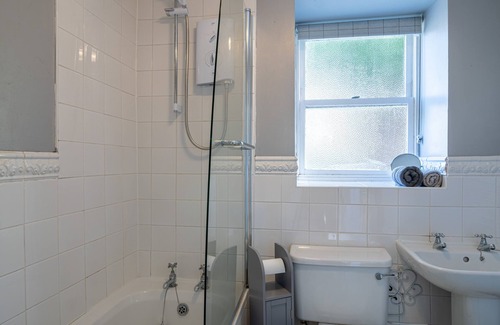 Buttermere Cottage | Yew Tree Cottage - With garden, BBQ area and stunning views!