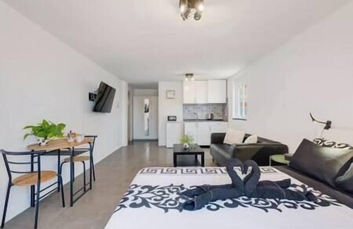 Tamaimo House | Yinfa 1 Sunset Apartment