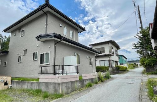 Minamitsuru-gun Villa | YiyashiHikari富士吉田第一