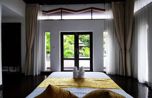 Nong Prue Villa | YiZen Boutique Phutara 5 Bedroom Villa