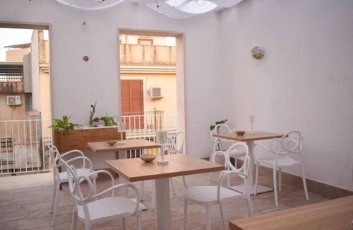 Avola House | Yllen Rooms (Deluxe Suite with Hot Tub)