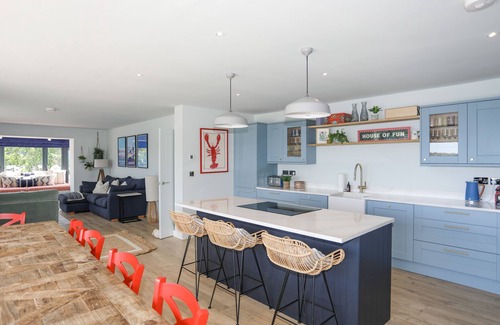 Bangor House | YNYS FAELOG, pet friendly, country holiday cottage in Menai Bridge