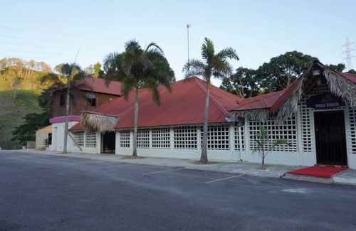 Bisono Villa | 🌴Yoely Ranch🌴 Entire Private, With Pool.