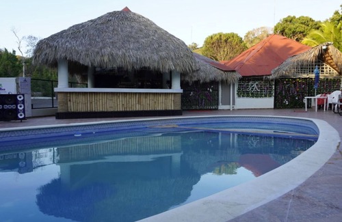 Bisono Villa | 🌴Yoely Ranch🌴 Entire Private, With Pool.