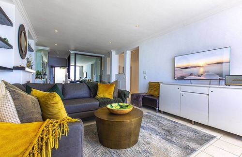Plumstead Apartment | YOLO Spaces Clifton - Clifton Beachfront Magic Apartment