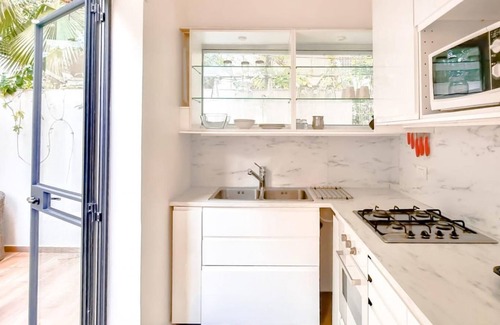 Kerem HaTeimanim Apartment | Yona Lavande in Tel Aviv-Yafo