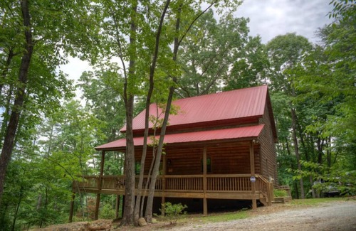 Helen Cabin | Yonah View Lodge | 2 BR Cabin w/Spacious Decks, Hot Tub, Fire Pit, Near Helen