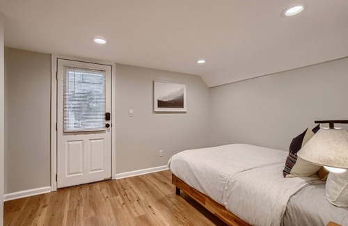 Congress Park Apartment | York by Modern Midstay / 3 Blocks to Cheesman #NYB