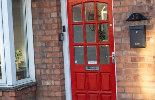 Heworth House | York citiSTays 3 bed house, free parking, games room