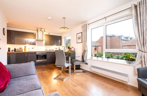 York Apartment | York City Centre Luxurious Apartment with FREE ONSITE PARKING!