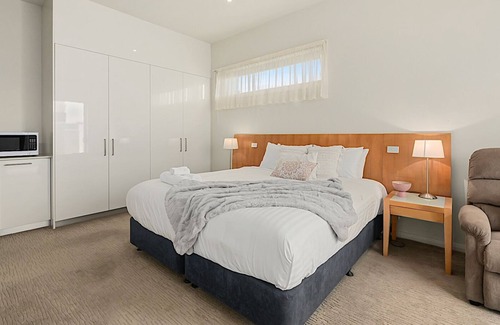 George Town Apartment | York Cove Studio: 1 BR, 1 BA Apartment in George Town, Sleeps 2