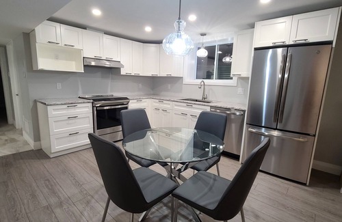 Elora Apartment | York St Suite Elora - 1.2 km, 10 min walk to downtown