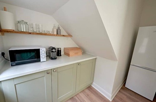 Raywell Cottage | Yorkshire Gate Lodge - Secluded holiday cottage on the Wolds Way