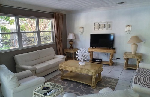 Westward Villas Subdivision House | Yorkshire Place. Prefect location in Cable Beach