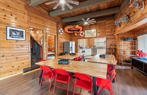 Oakhurst House | Yosemite/Bass Lake *FUN* Slps 29 Pet Friendly