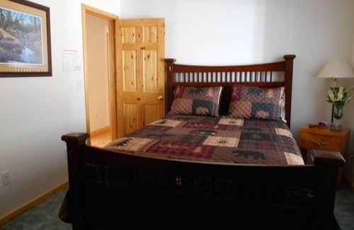 Mariposa House | Yosemite Mountain Escapes! Comfort while visiting Yosemite Winter Specials! Spa!