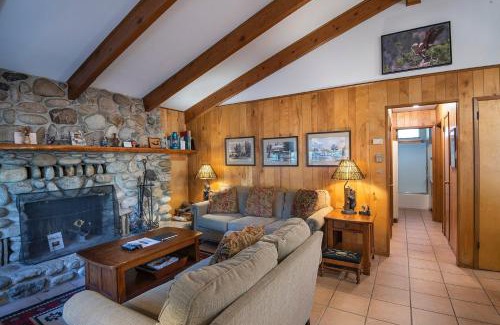 North Wawona House | Yosemite Retreat in the Meadows
